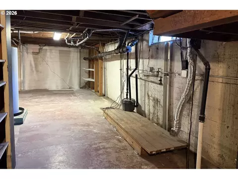Other - 4733 E Amazon Dr, Eugene, OR 97405 photo 5 of 11