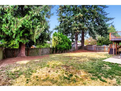 Exterior - 127 NW Royal Ave, Gresham, OR 97030 photo 7 of 7