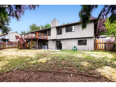 Exterior - 127 NW Royal Ave, Gresham, OR 97030 photo 6 of 7