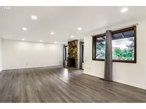 Living - 127 NW Royal Ave, Gresham, OR 97030 photo 2 of 5