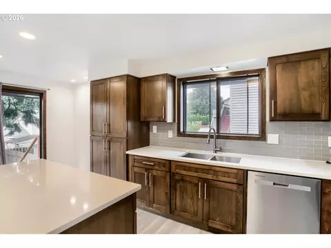Kitchen - 127 NW Royal Ave, Gresham, OR 97030 photo 3 of 3
