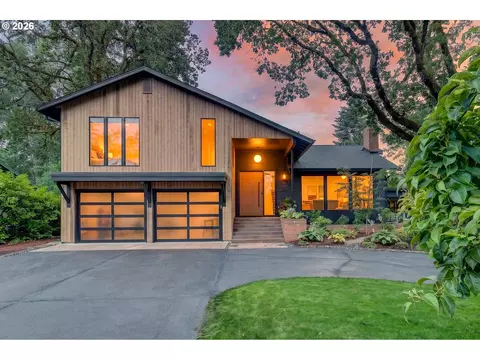 3118 NE Royal Oaks Dr, Vancouver, WA 98662