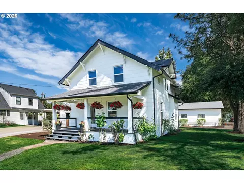 20216 4th St NE, Saint Paul, OR 97137