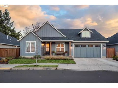 1035 S 33rd St, Springfield, OR 97478