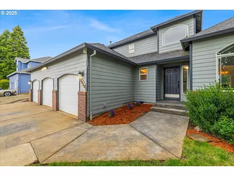 18930 Highland Dr, Oregon City, OR 97045