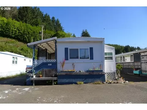 174 Riggs Hill Ln, Winchester Bay, OR 97467