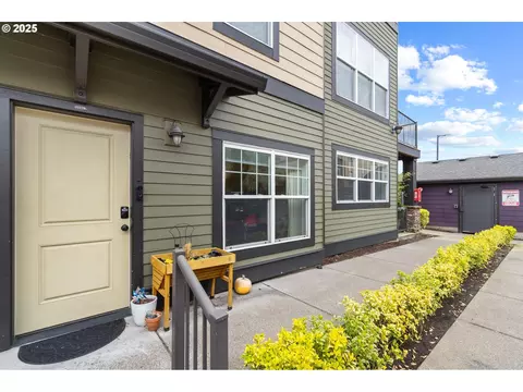 11179 SE Causey Cir #18B, Happy Valley, OR 97086
