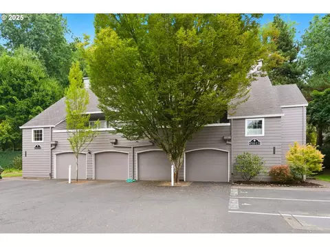 8710 SW Curry Dr, Wilsonville, OR 97070