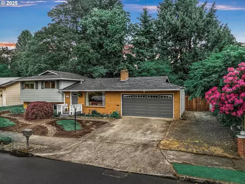 17659 NE Couch St, Portland, OR 97203