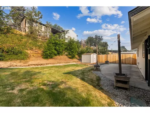 Exterior - 721 SE 9th St, Pendleton, OR 97801 photo 6 of 8