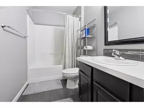 Bath - 1166 NE 5th St, Gresham, OR 97030 photo 2 of 3
