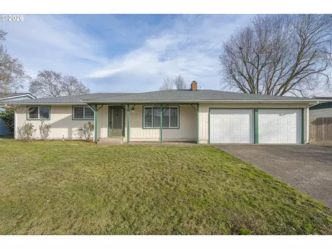 586 45th Pl NE, Salem, OR 97301