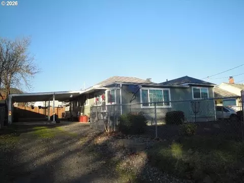 645 NE Johnson St, Myrtle Creek, OR 97457