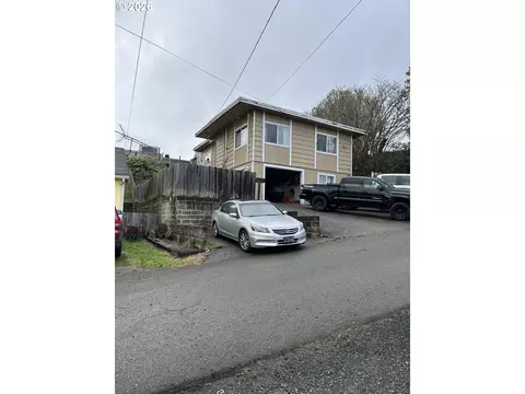 521 N Birch St, Coquille, OR 97423