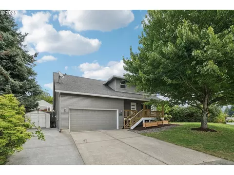 208 NE 106th St, Vancouver, WA 98685