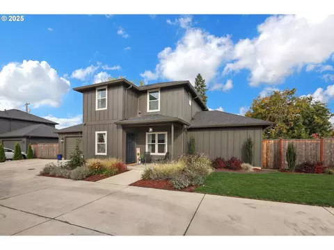1277 Arcadia Dr, Eugene, OR 97401
