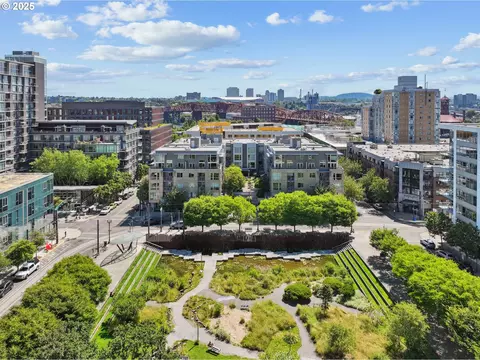1125 NW 9th Ave #410, Portland, OR 97209