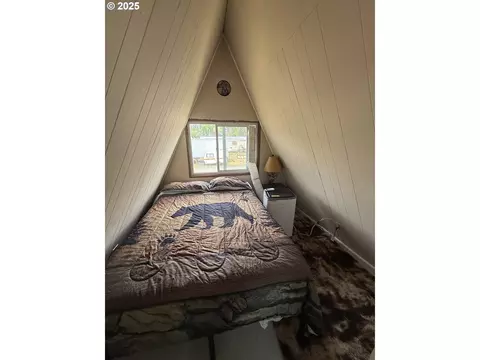 Bedroom - 112 E State St, Ukiah, OR 97880 photo 1 of 1