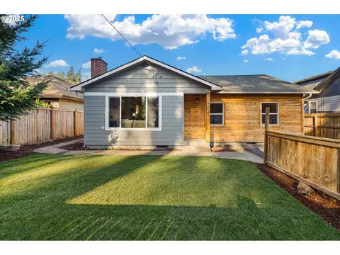 1489 Cal Young Rd, Eugene, OR 97401