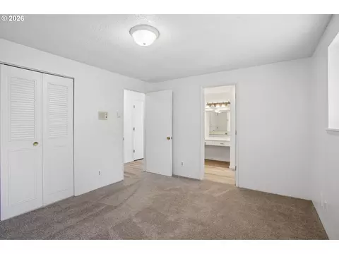 Bedroom - 1732 W 23rd Ave, Eugene, OR 97405 photo 2 of 7