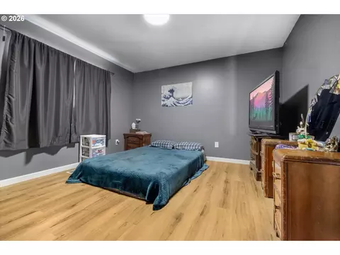 Bedroom - 1585 NE 18th St, Gresham, OR 97030 photo 1 of 5