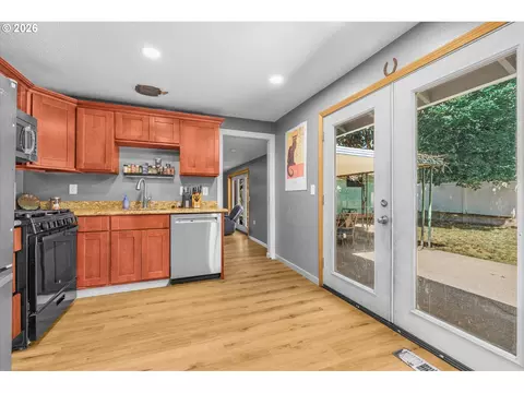 Kitchen - 1585 NE 18th St, Gresham, OR 97030 photo 1 of 2