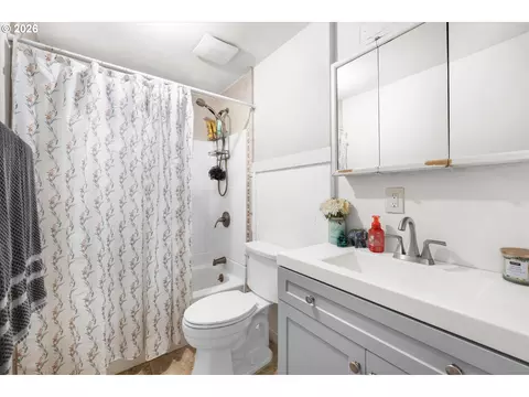 Bath - 1585 NE 18th St, Gresham, OR 97030 photo 1 of 1