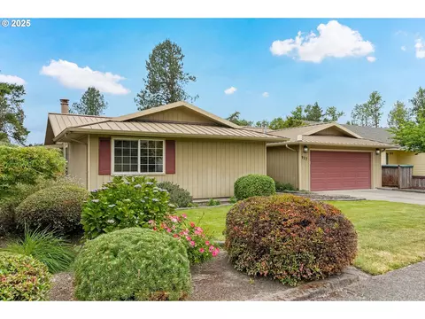 927 Munkers Ct SE, Salem, OR 97317