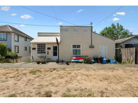 163 N Dean St, Coquille, OR 97423