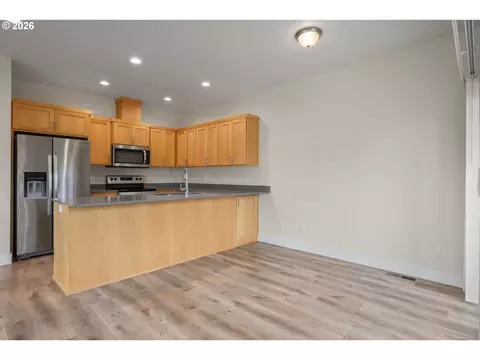 Kitchen - 2519 Justine Ln, Eugene, OR 97404 photo 7 of 7