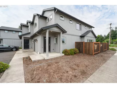Exterior - 2519 Justine Ln, Eugene, OR 97404 photo 3 of 9
