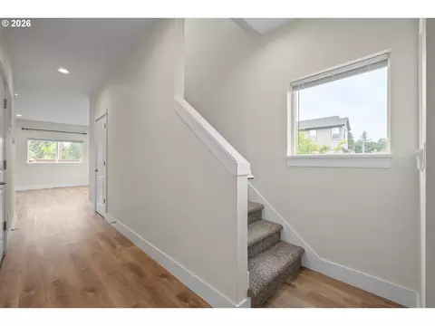 Entry Way - 2519 Justine Ln, Eugene, OR 97404 photo 2 of 3
