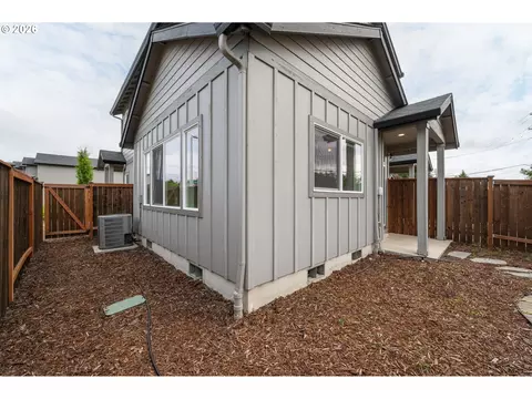 Exterior - 2519 Justine Ln, Eugene, OR 97404 photo 9 of 9