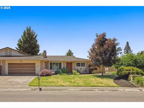 945 Meadowvale Ln, Woodburn, OR 97071