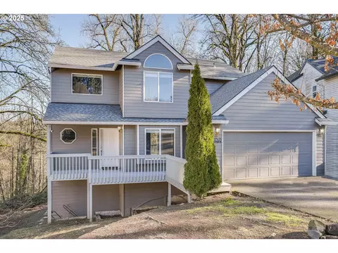 17393 Wake Robin Cir, Oregon City, OR 97045