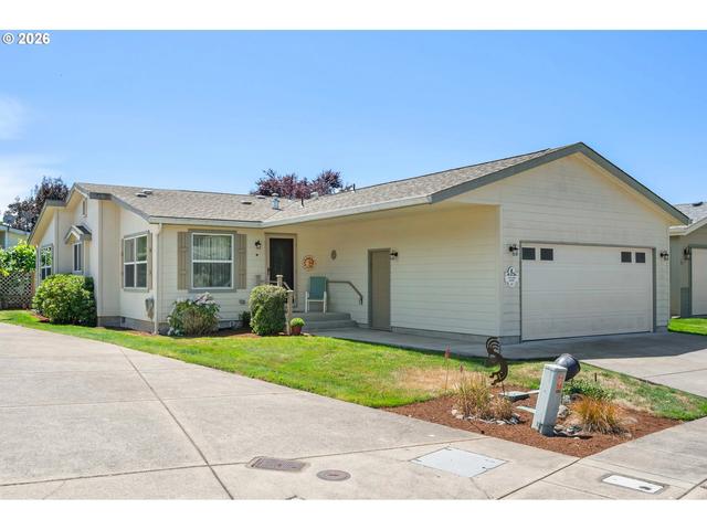 167 Village Dr, Cottage Grove, OR 97424