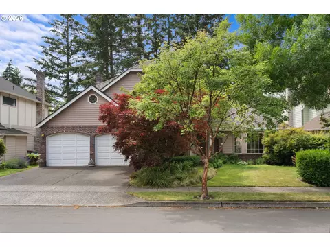 7805 SW Gearhart Dr, Beaverton, OR 97007