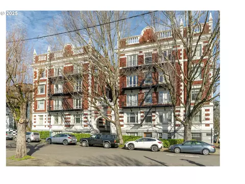 1811 NW Couch St #410, Portland, OR 97209