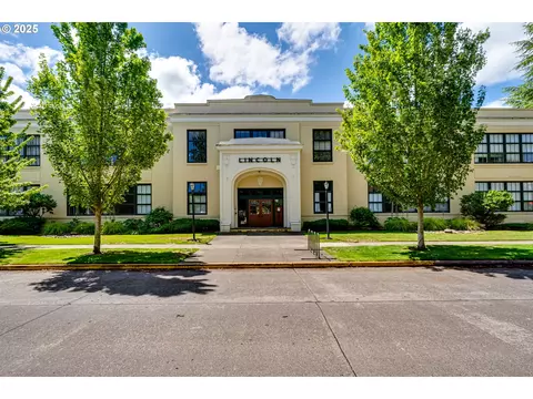 650 W 12th Ave #216, Eugene, OR 97402
