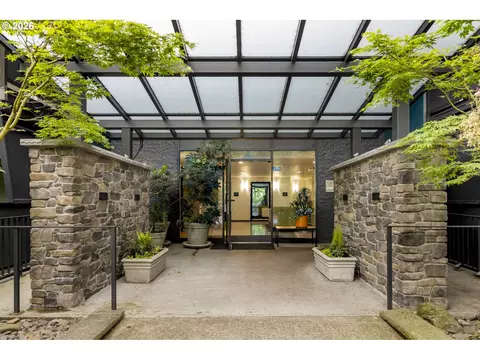 16250 Pacific Hwy #76, Lake Oswego, OR 97034