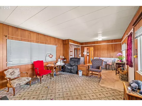 205 S 54th St #8, Springfield, OR 97478 photo 4
