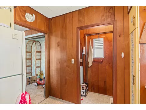 205 S 54th St #8, Springfield, OR 97478 photo 9