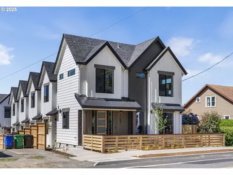 5183 SE 28th Ave #8, Portland, OR 97202