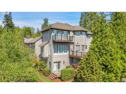Exterior - 1696 SE 26th Dr, Gresham, OR 97080 photo 3 of 7