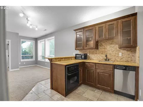 Kitchen - 1696 SE 26th Dr, Gresham, OR 97080 photo 7 of 7