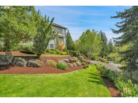 Exterior - 1696 SE 26th Dr, Gresham, OR 97080 photo 5 of 7
