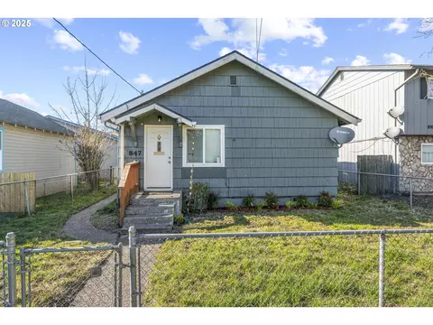 847 8th Ave, Longview, WA 98632