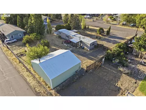408 6th Ave, Dallesport, WA 98617