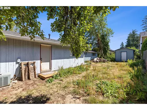Exterior - 990 NW Angeline Ave, Gresham, OR 97030 photo 8 of 10