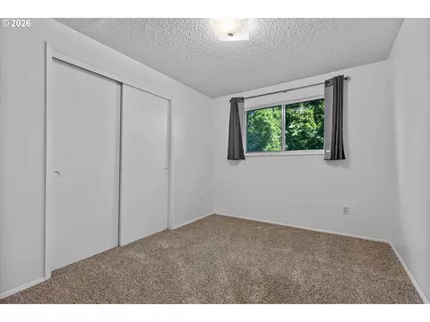 Bedroom - 990 NW Angeline Ave, Gresham, OR 97030 photo 3 of 7
